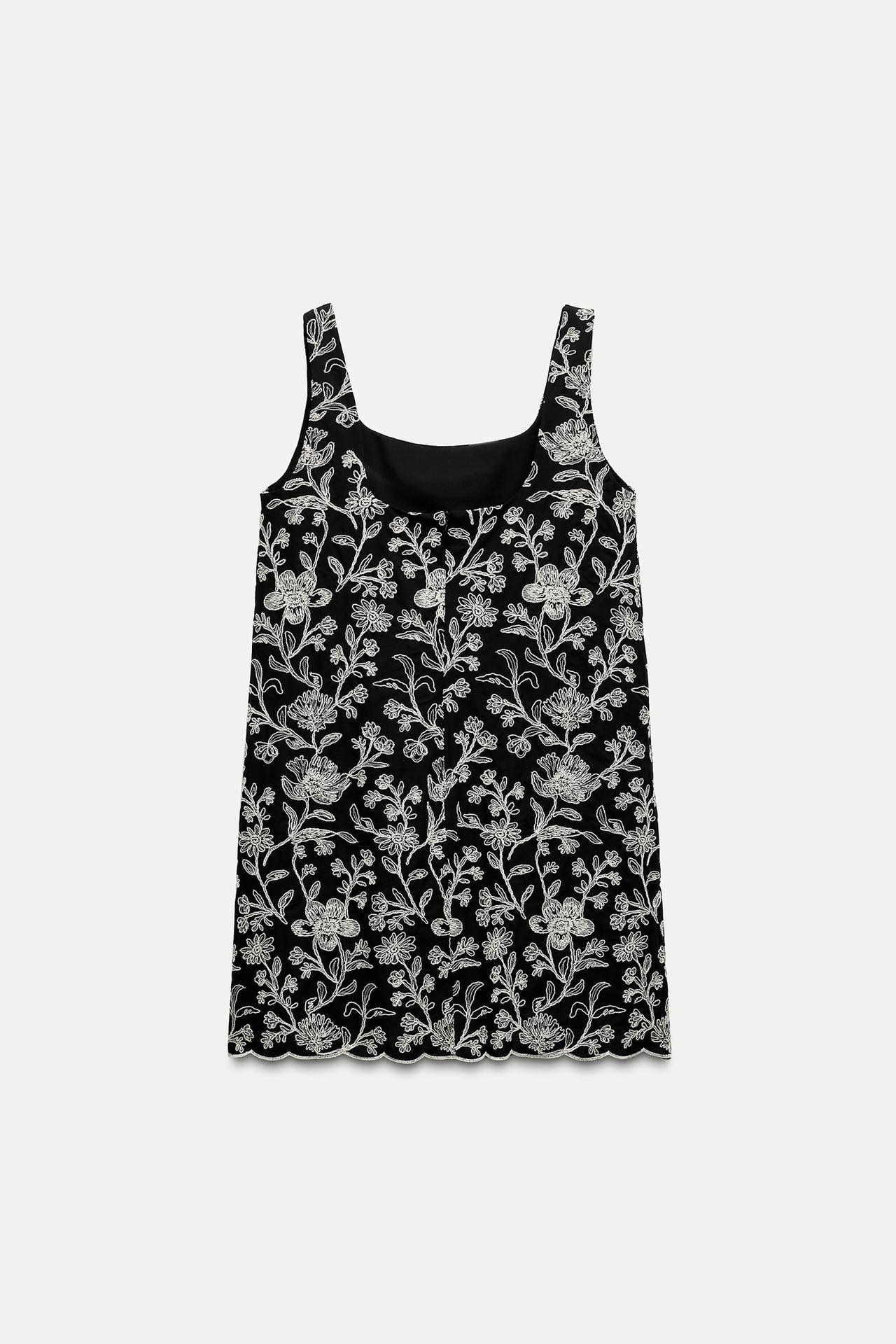 VESTIDO CURTO COM BORDADOS