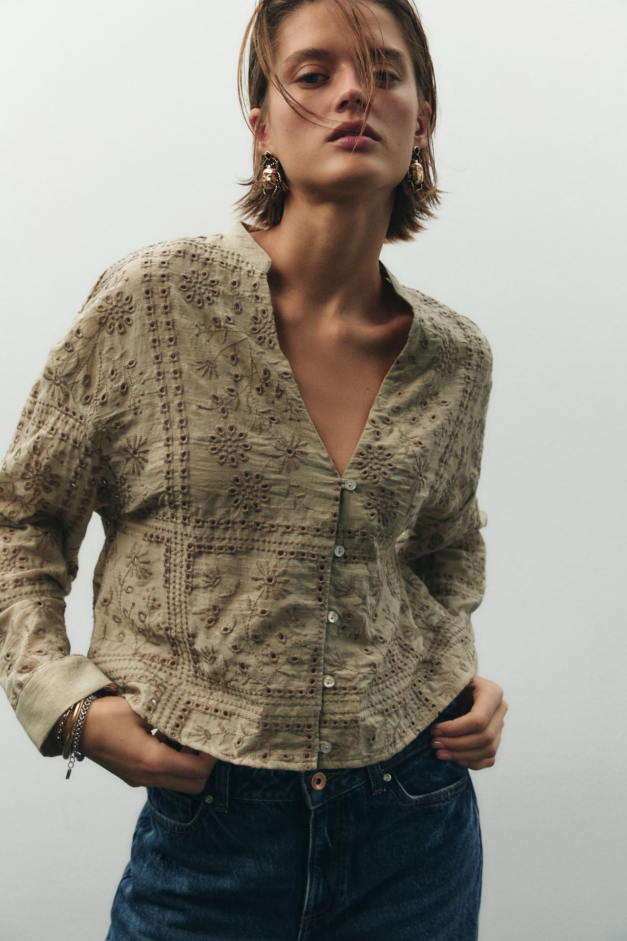 CAMISA COM BORDADOS PERFURADOS