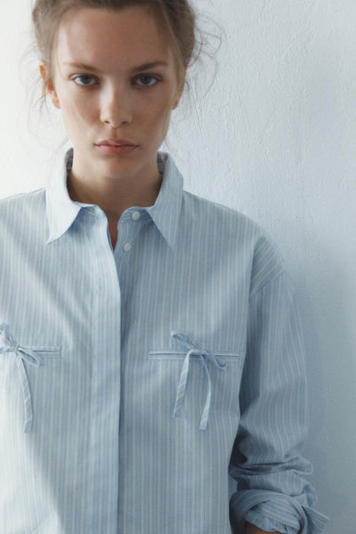 CAMISA COM LAÇOS