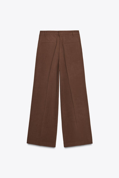 CALÇA COM PREGA CATANHO ESCURO