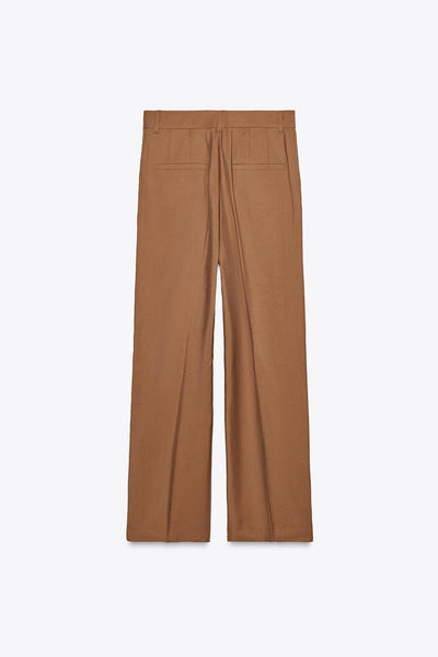 CALÇA COM PREGA