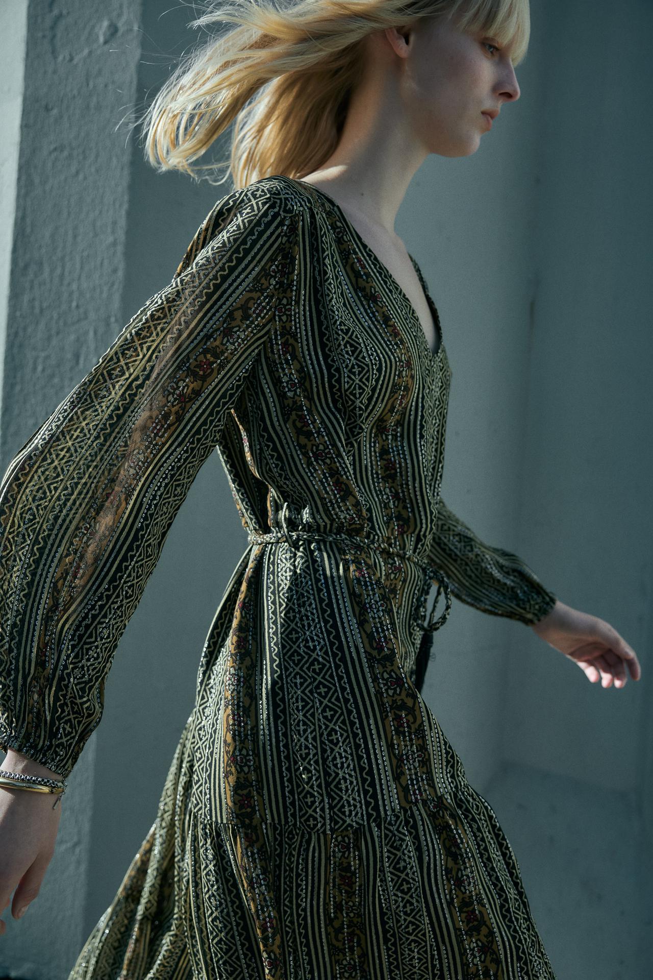VESTIDO MIDI ESTAMPADO COM CINTO