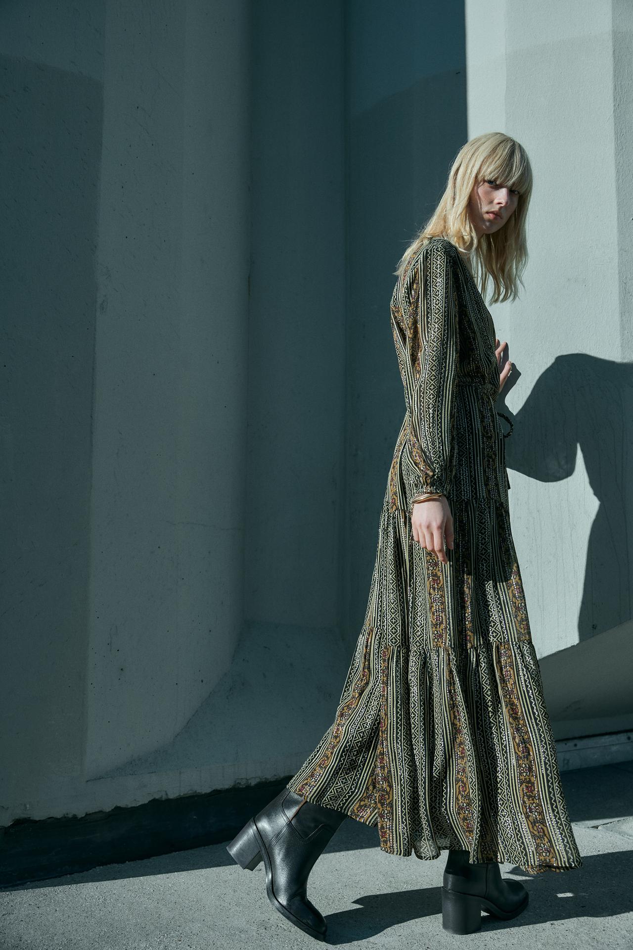 VESTIDO MIDI ESTAMPADO COM CINTO