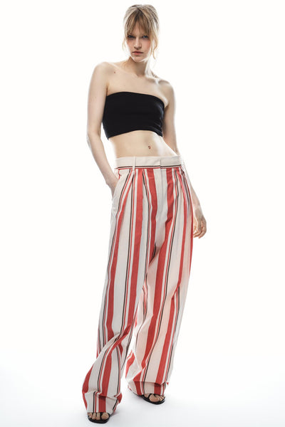 CALÇA LISTRADA COM PREGAS