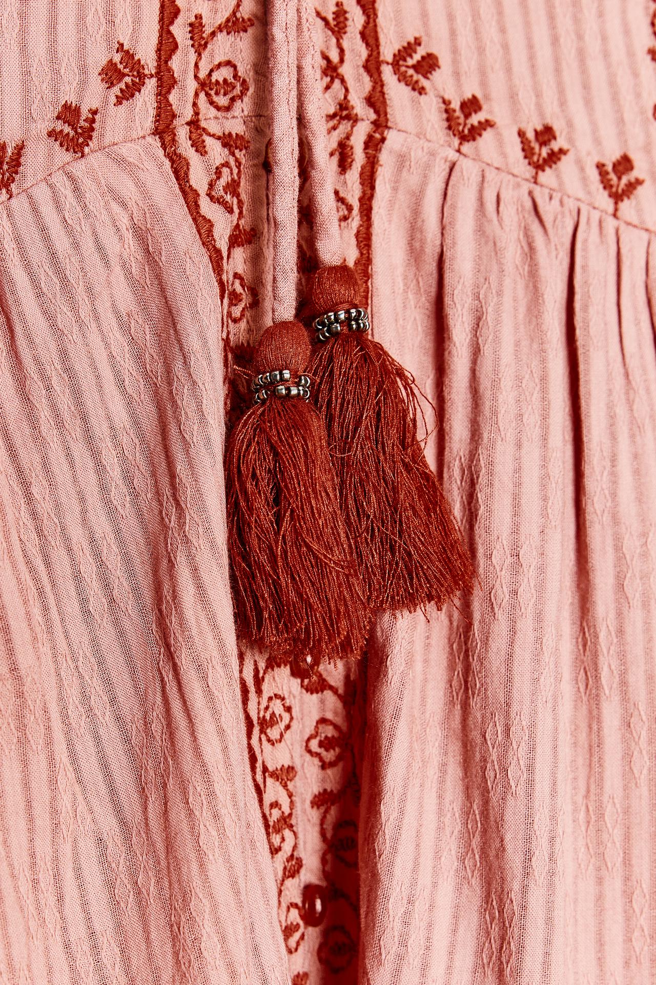 CAMISA COM BORDADOS EM CONTRASTE