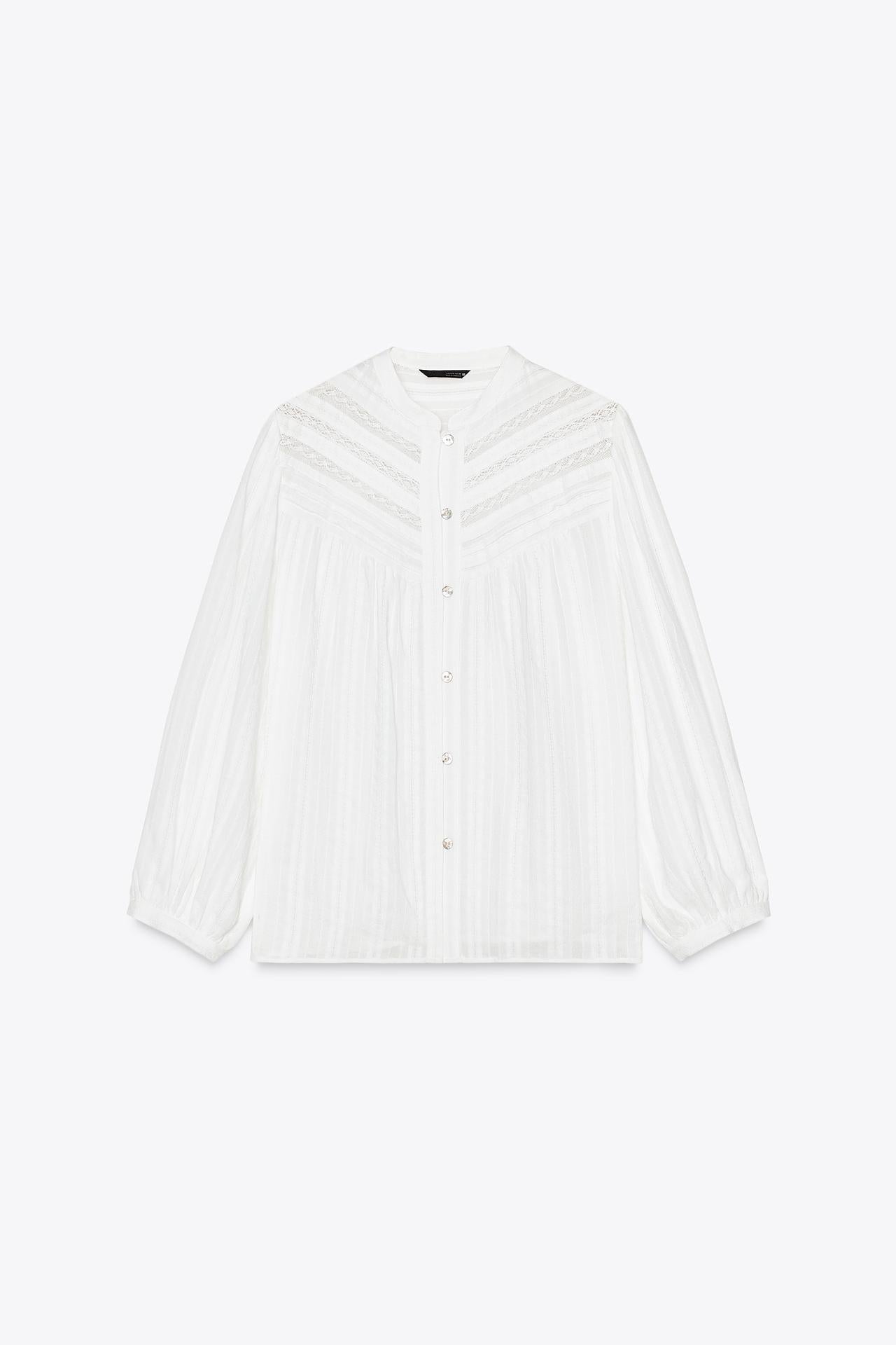 Blusa Romântica com Entremeios