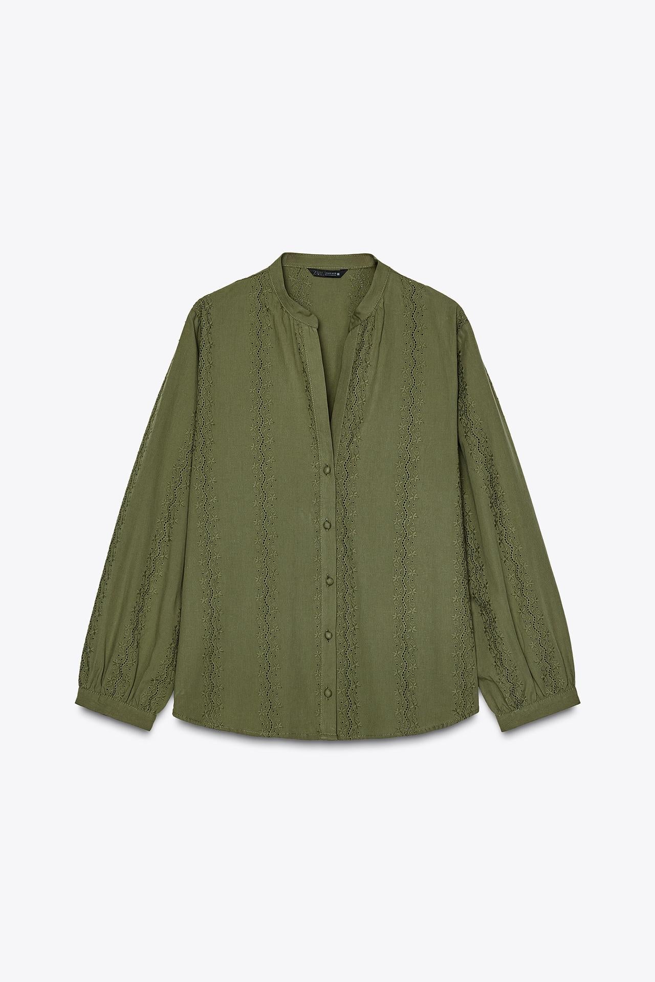 BLUSA COM BORDADOS BORDADOS