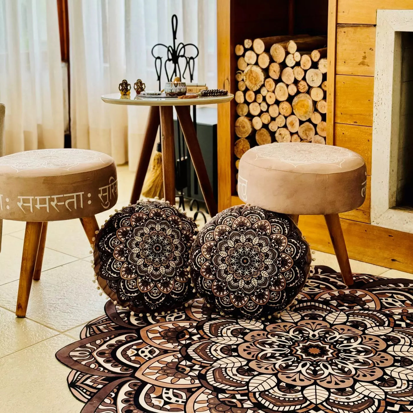 Conjunto 2 Puffs + Mesa
