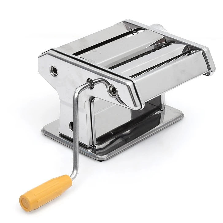 Máquina manual para preparar espaguetes e massas para pastéis e lassagnas.