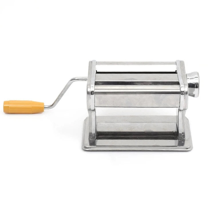 Máquina manual para preparar espaguetes e massas para pastéis e lassagnas.