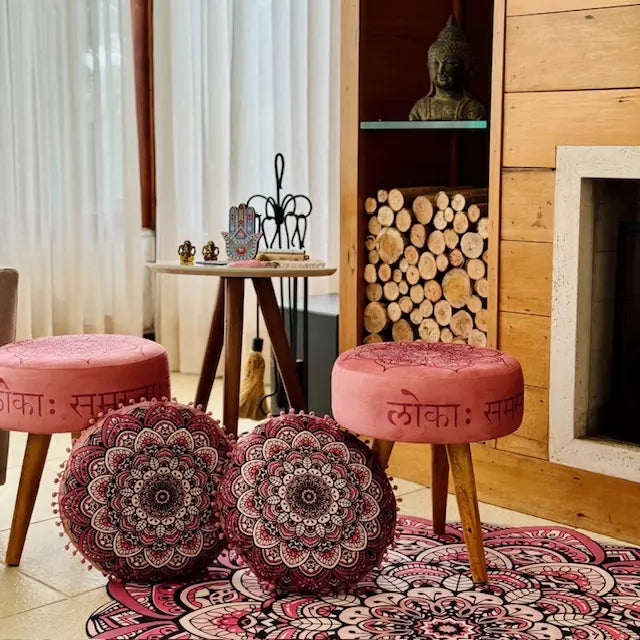Conjunto 2 Puffs + Mesa